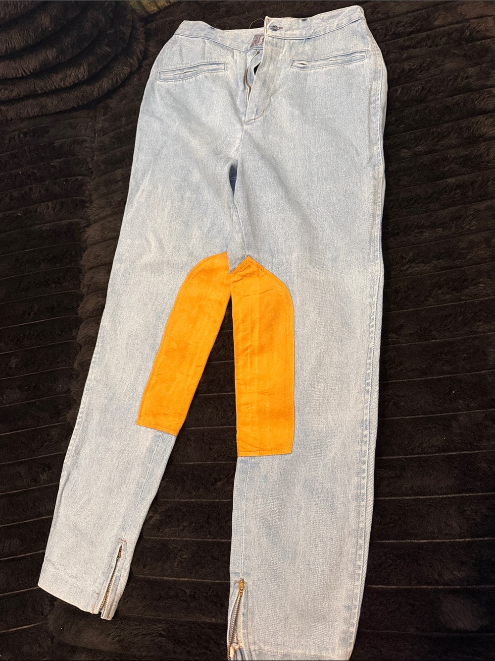 Light Wash Women’s Jeans with Orange Patch Detail